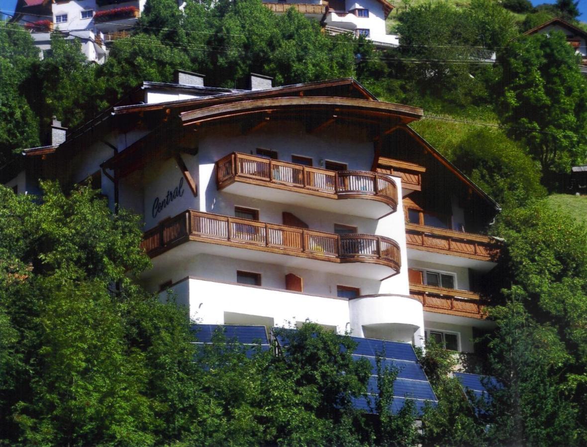 Hotel Garni Central - Zimmer - Studios - Apartments Kappl  Exterior photo