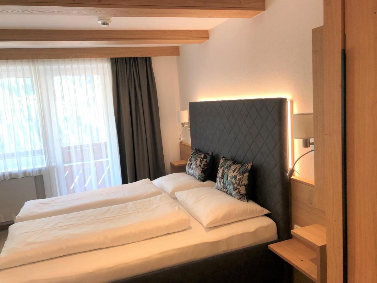 Hotel Garni Central - Zimmer - Studios - Apartments Kappl  Exterior photo