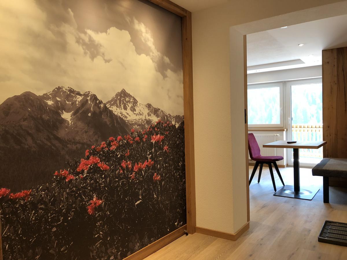 Hotel Garni Central - Zimmer - Studios - Apartments Kappl  Exterior photo